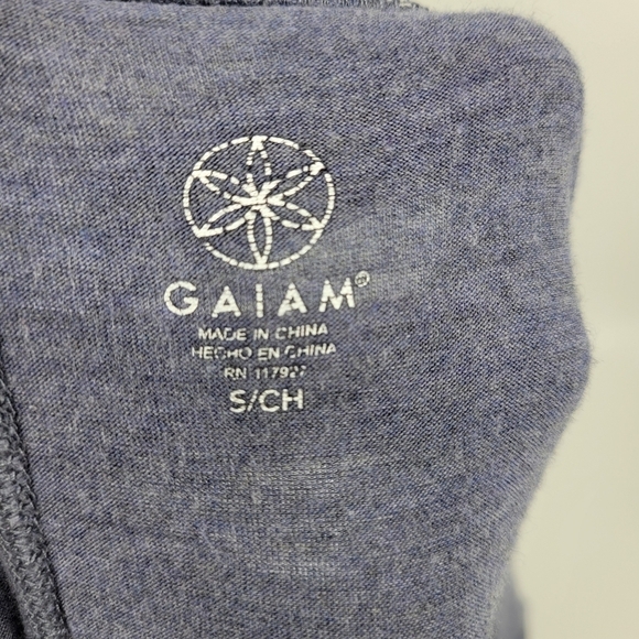 Women’s Gaiam Grey Shirt “ Less Mondays More Yoga ” Size S - Picture 7 of 11